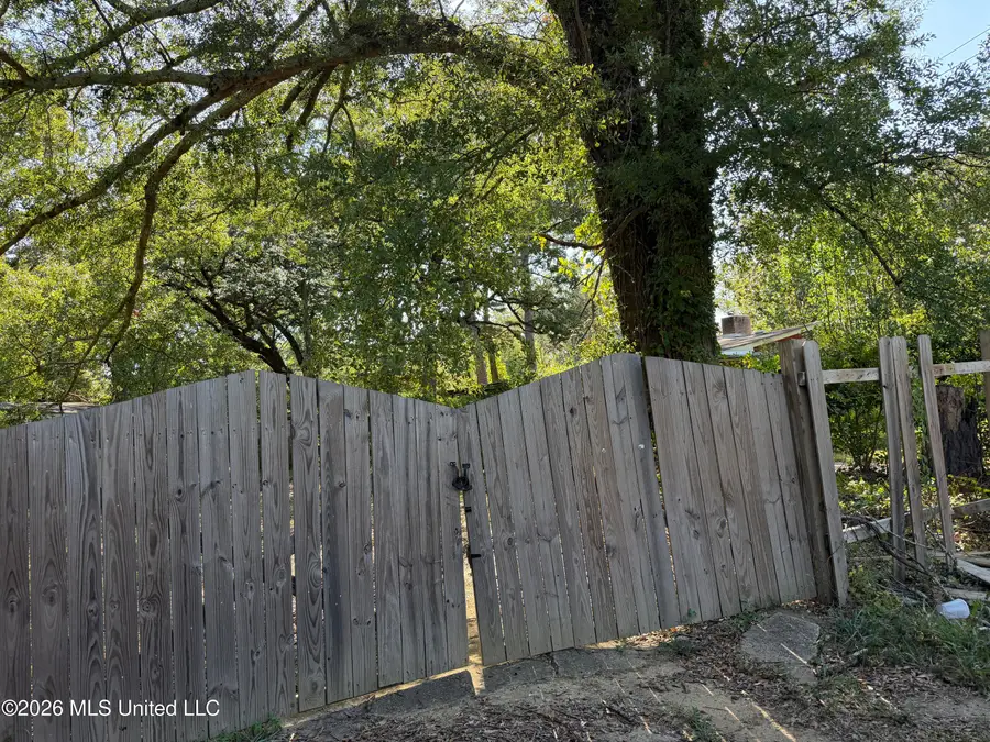 220 Shady Circle, Jackson, MS 39204 - #2
