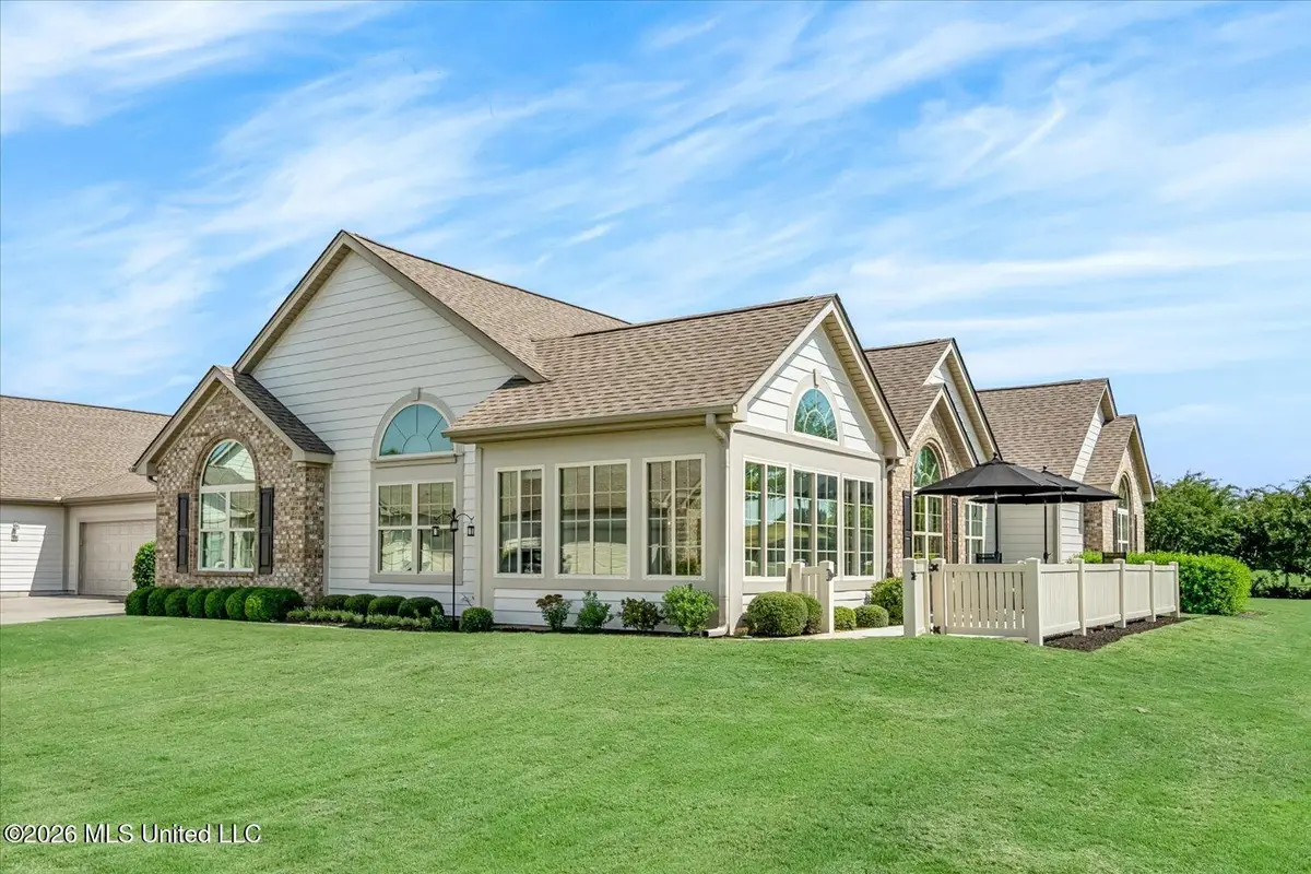 8665 Parkview Oaks Circle, Olive Branch, MS 38654 - #1