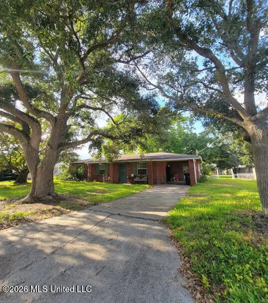 4807 Bel Meade Avenue, Pascagoula, MS 39581