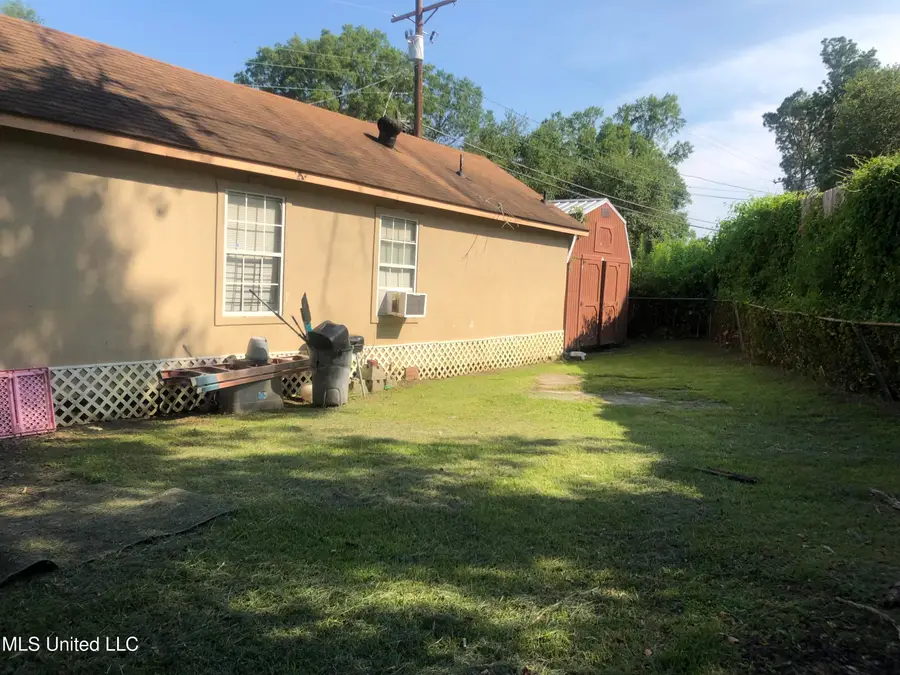4201 Larchmont Street, Jackson, MS 39209 - #3