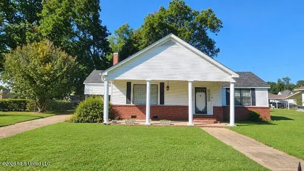 104 E South Avenue, Crenshaw, MS 38621