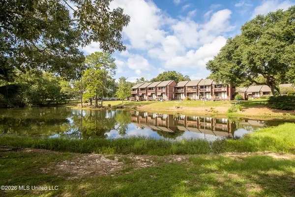 217 Lakeside Villa, Diamondhead, MS 39525
