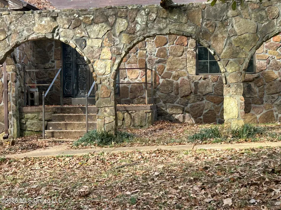 309 Wallace Drive, Coldwater, MS 38618 - #2