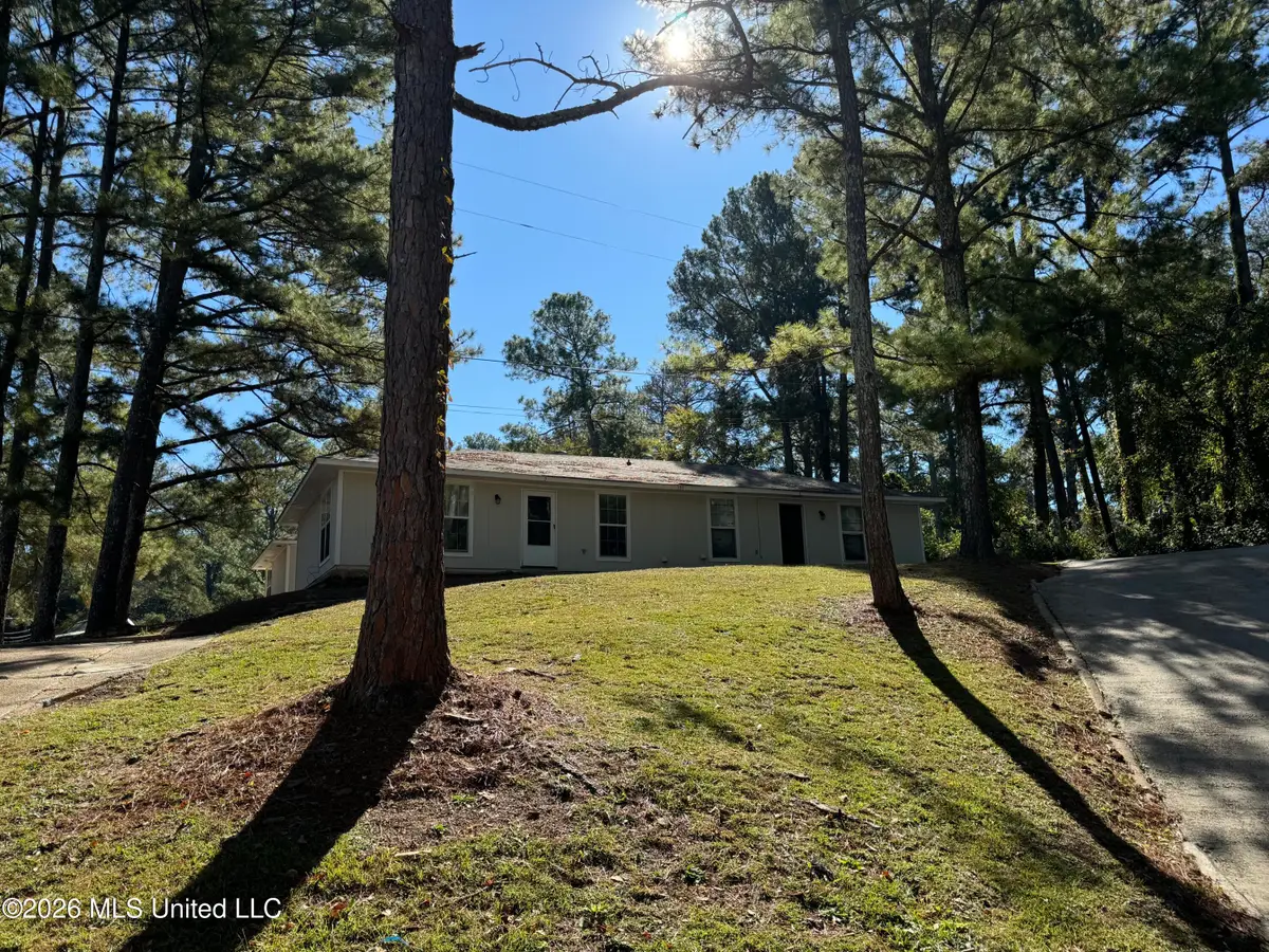239-241 Lawrence Road, Jackson, MS 39206 - #1