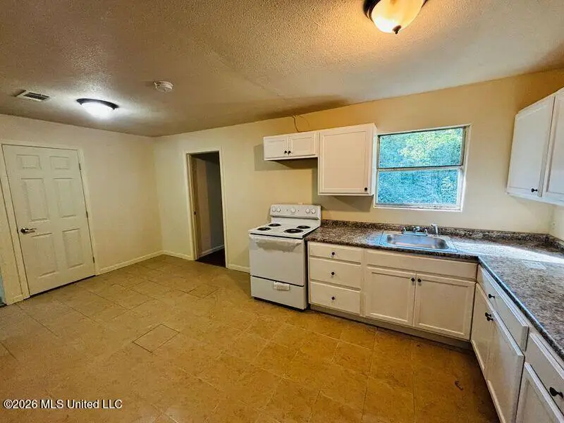 2716 Rutledge Avenue, Jackson, MS 39213 - #3