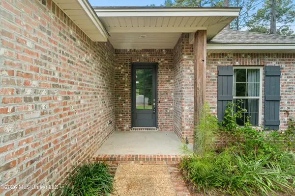 46 Canal Drive, Hattiesburg, MS 39402