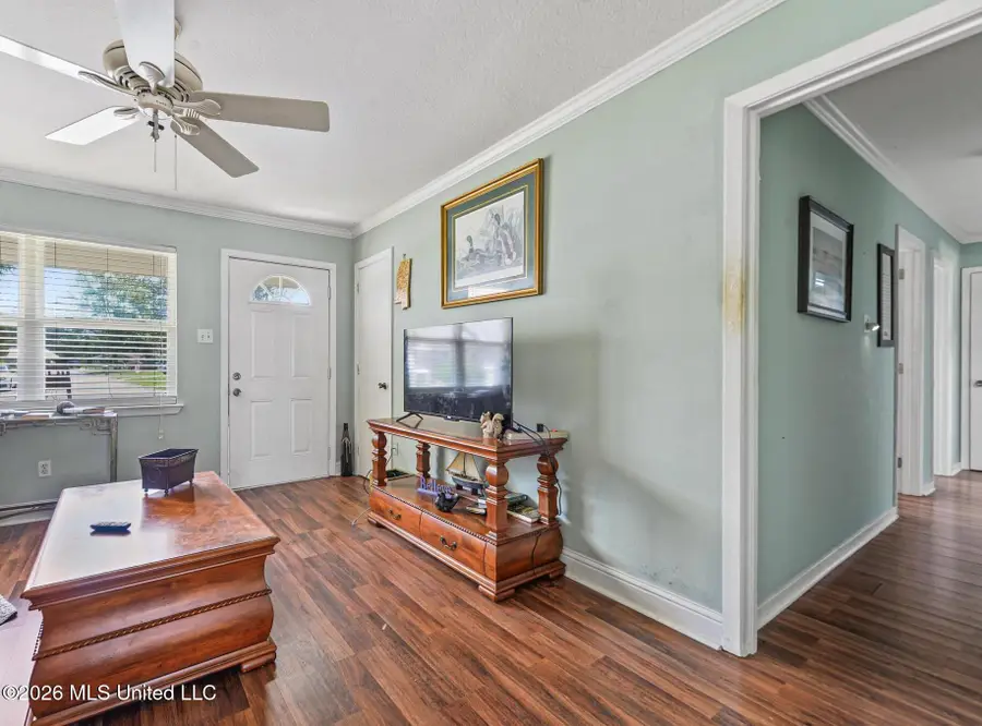 121 Roberts Circle, Ocean Springs, MS 39564 - #3