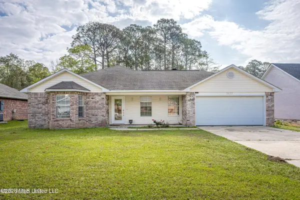 2612 N 8th Street, Ocean Springs, MS 39564