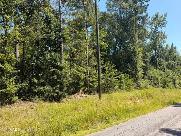 Bobcat Lane, Lucedale, MS 39452