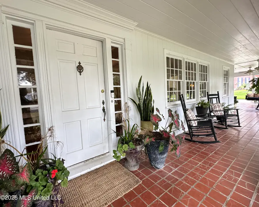 1006 Hickory Avenue, McComb, MS 39648 - #3