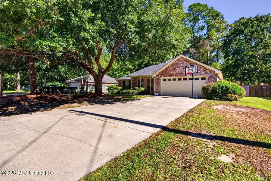 524 Oak Street, Ocean Springs, MS 39564 - #2