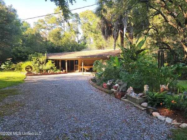 13708 Docena Circle, Ocean Springs, MS 39564