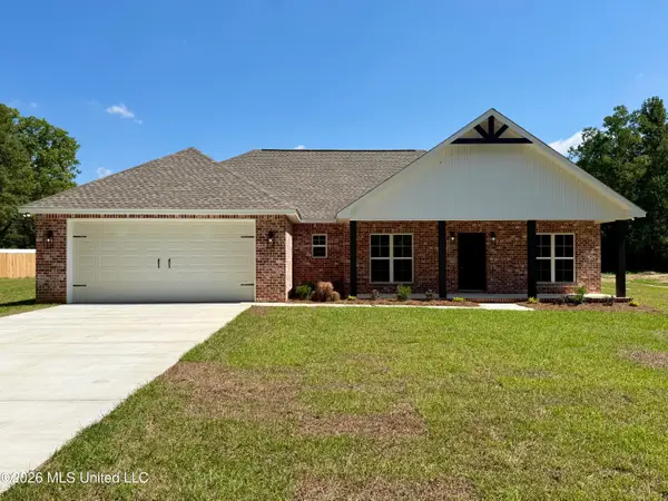 10 Henry Burns Lane, Petal, MS 39465