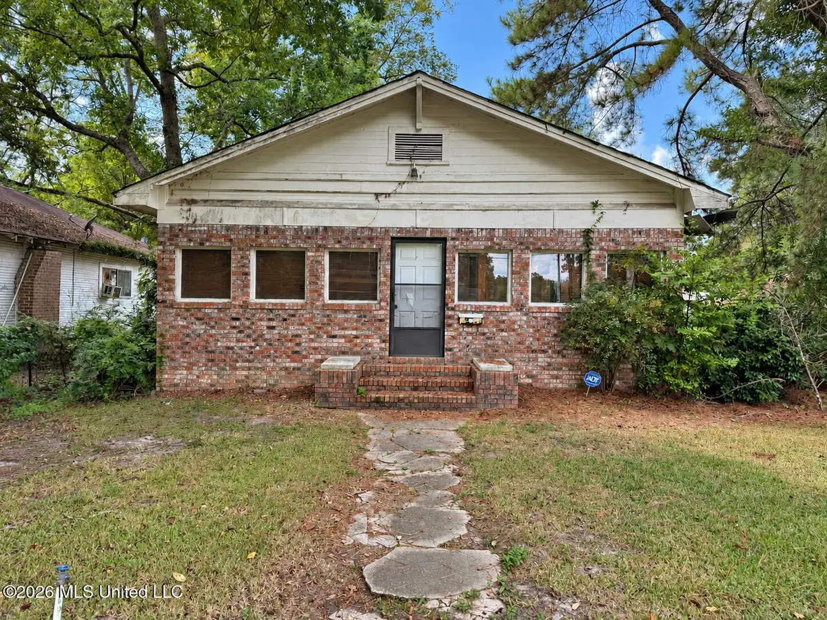 1834 N 3rd Avenue, Laurel, MS 39440 - #1