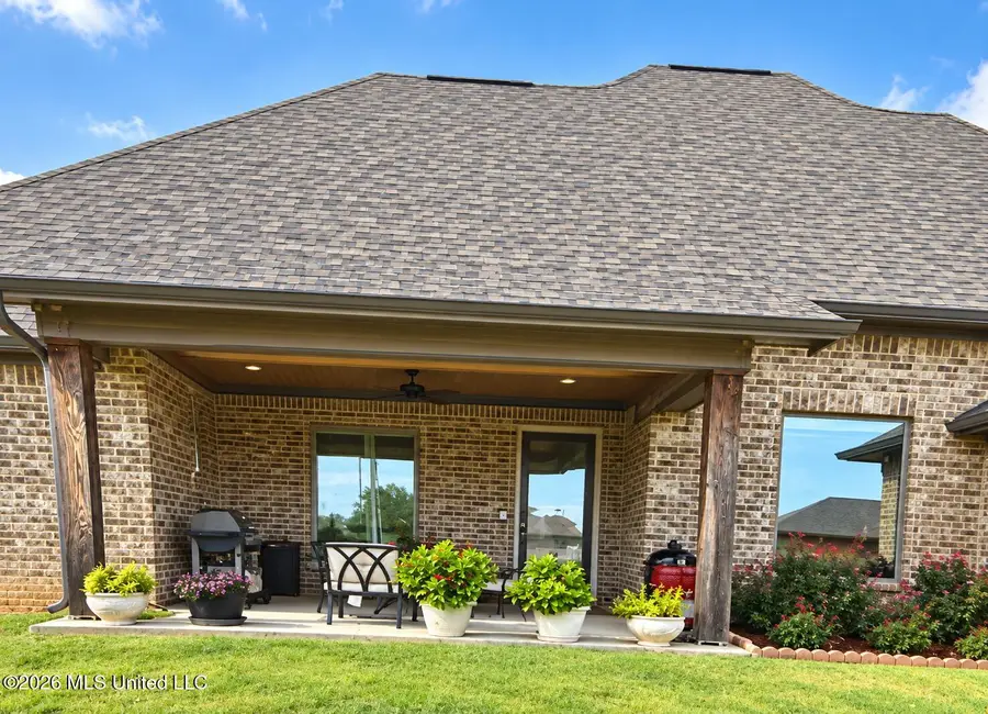 203 Ashbury Cove, Canton, MS 39046 - #2