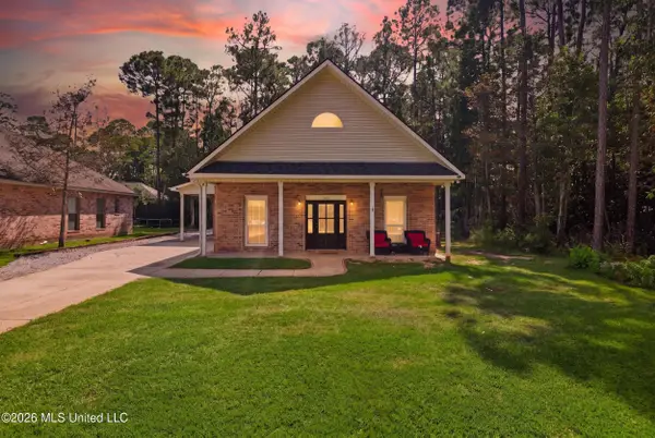 737 Ieke Circle, Diamondhead, MS 39525