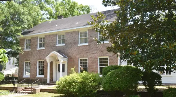 1211 River Road, Greenwood, MS 38930