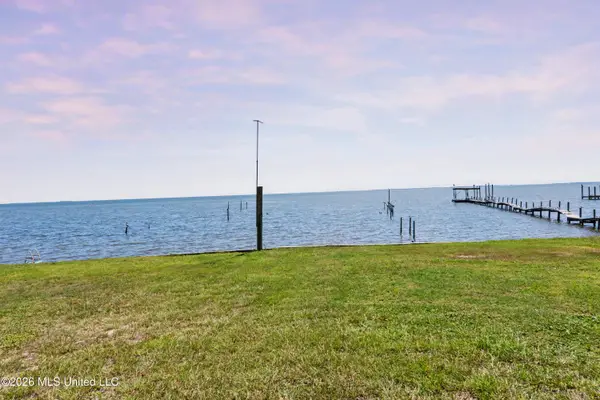 5213 E Belle Fontaine Road, Ocean Springs, MS 39564