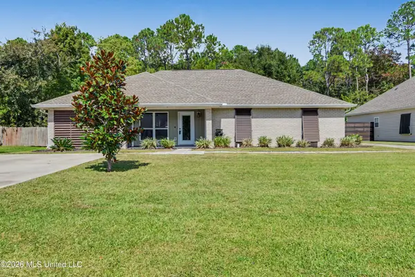 217 Henley Place, Bay Saint Louis, MS 39520