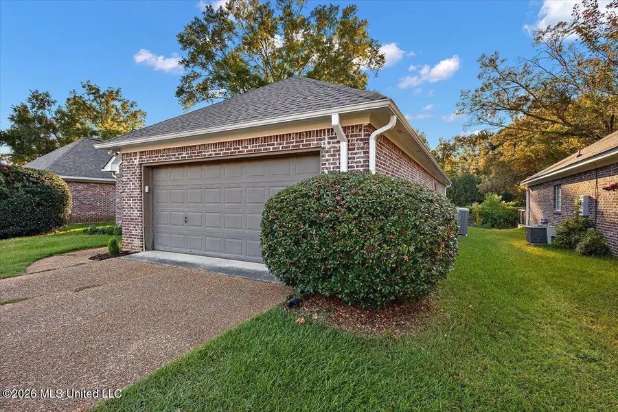204 Rampart Street, Ridgeland, MS 39157 - #2