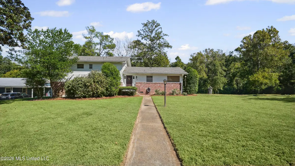 8 Woodlawn Drive, Yazoo City, MS 39194 - #1