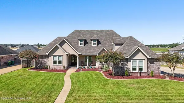 3008 Oakleigh Circle, Ocean Springs, MS 39564