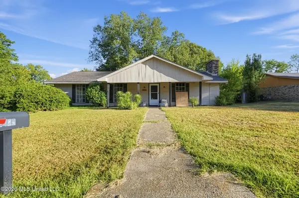 5424 Brookhollow Drive, Jackson, MS 39212