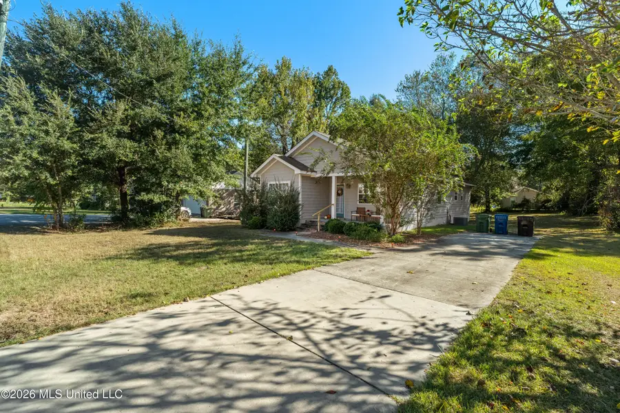 219 N 21st Avenue, Hattiesburg, MS 39401 - #2