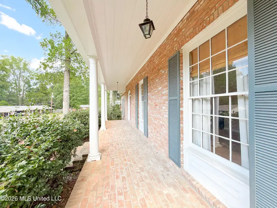 21 Oakhurst Drive, Natchez, MS 39120 - #2