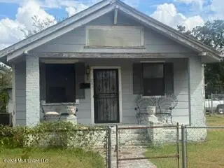 207 10th Street, Greenwood, MS 38930 - #1
