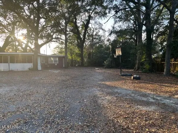205 Hopkins Boulevard, Biloxi, MS 39530