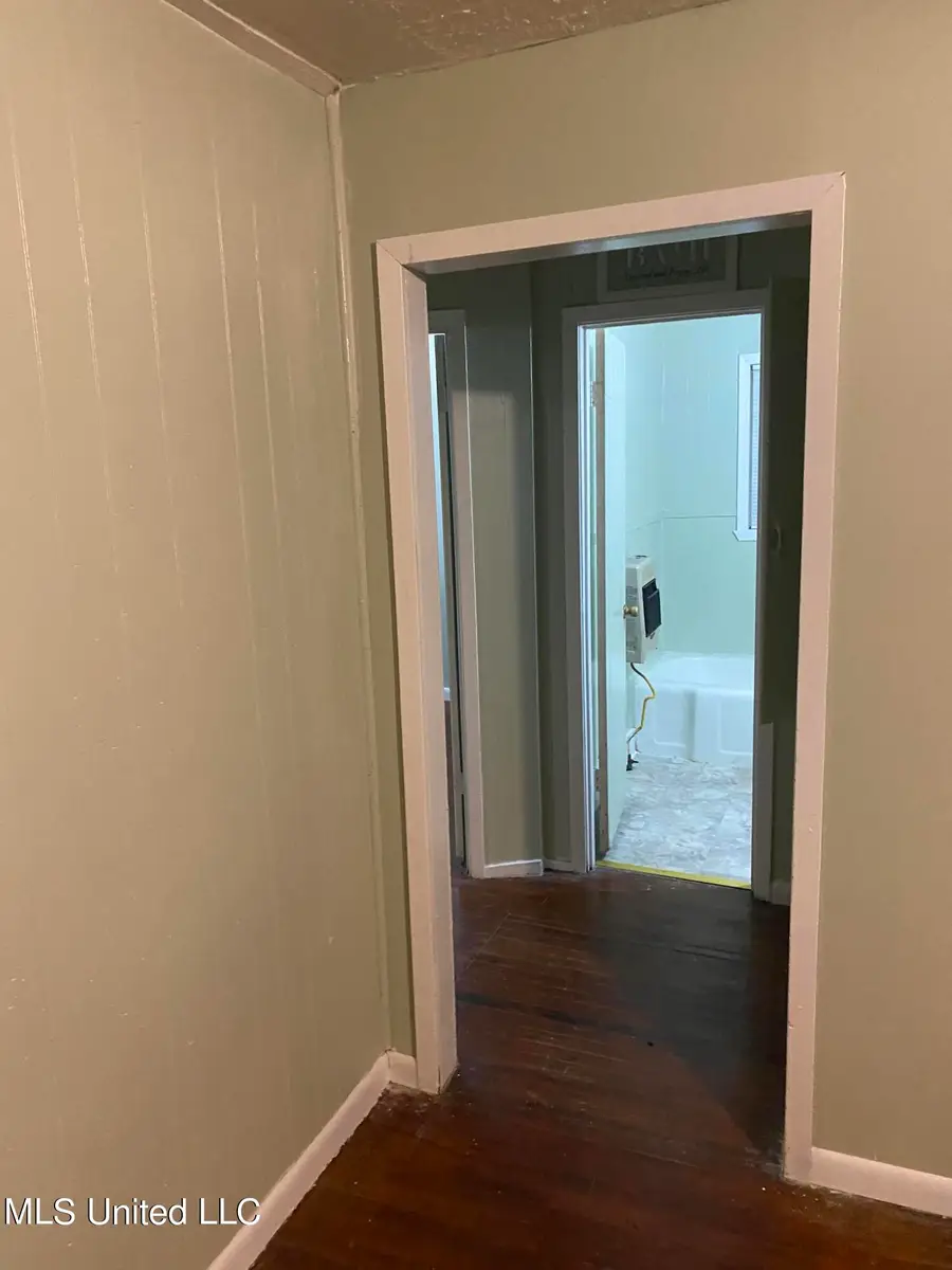 408 Kinney Street, Greenwood, MS 38930 - #2