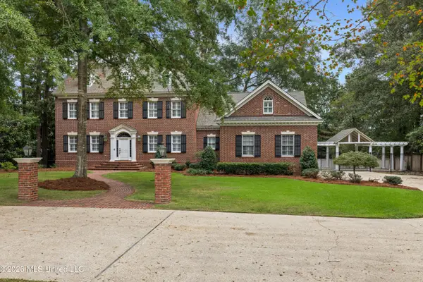 223 W Canebrake Boulevard, Hattiesburg, MS 39402