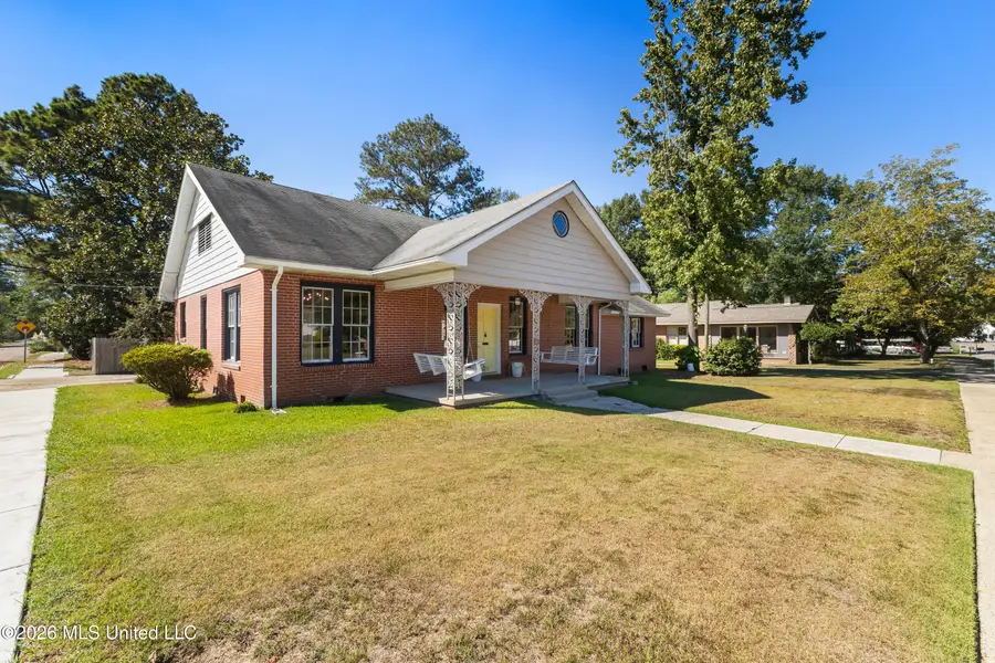 125 S 12th Avenue, Hattiesburg, MS 39401 - #3