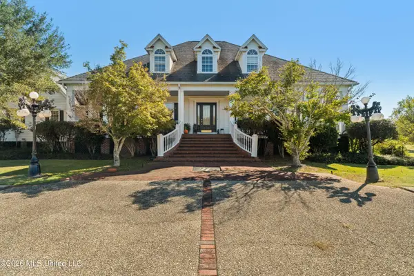 51 Oakhill Boulevard, Collins, MS 39428