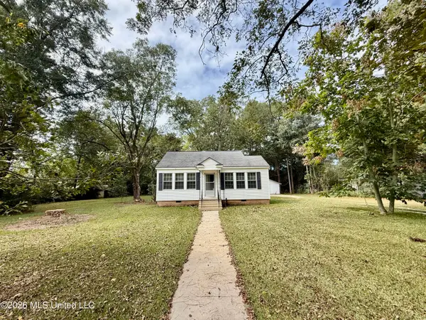 302 3rd Avenue, Magee, MS 39111