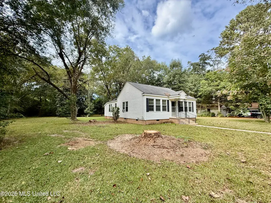 302 3rd Avenue, Magee, MS 39111 - #2