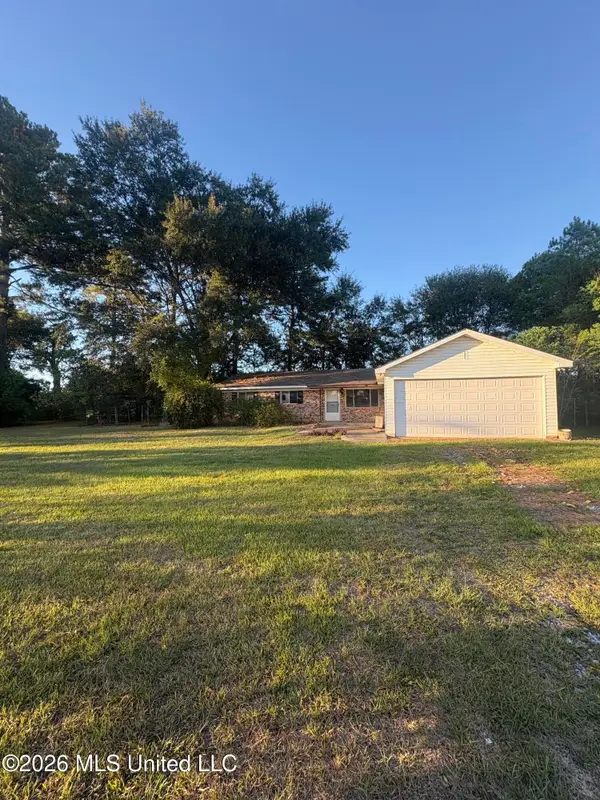 105 Hulon Street, Ellisville, MS 39437
