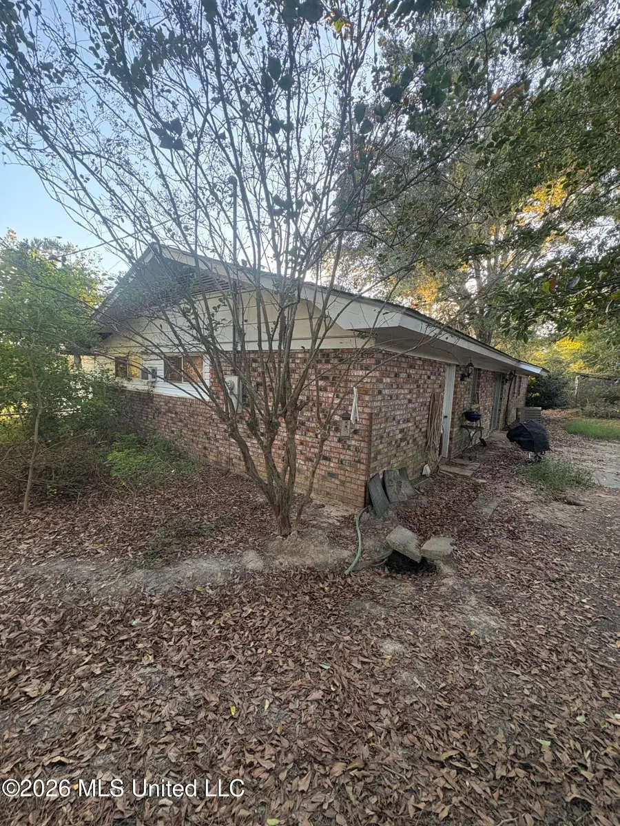 105 Hulon Street, Ellisville, MS 39437 - #3