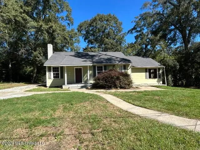 906 W New York Avenue, McComb, MS 39648 - #1