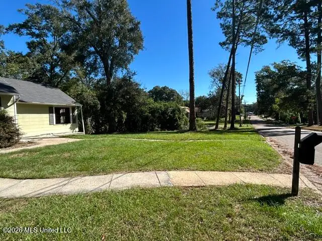 906 W New York Avenue, McComb, MS 39648 - #2