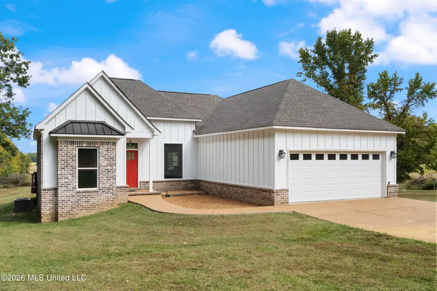 2989 Brownlee Road, Senatobia, MS 38668 - #2