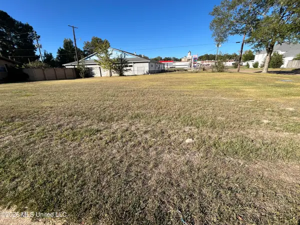 W Bell Avenue, Mendenhall, MS 39114