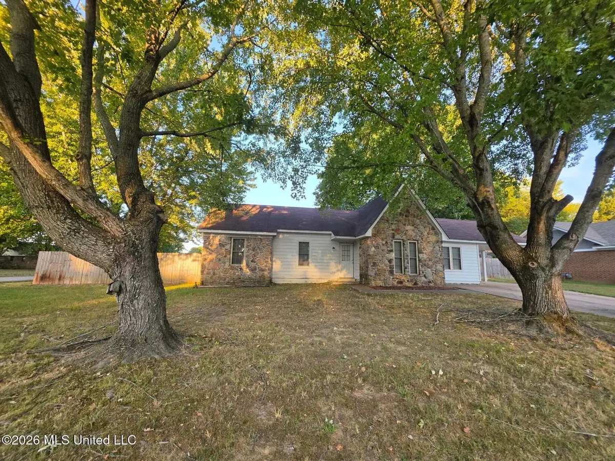 5704 Ingleside Drive, Horn Lake, MS 38637 - #1