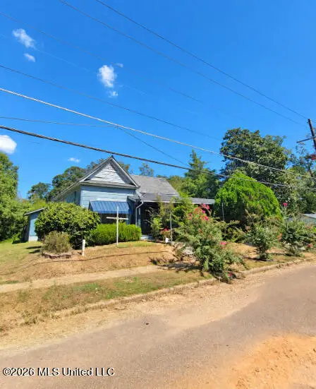 909 Avenue, McComb, MS 39648 - #3