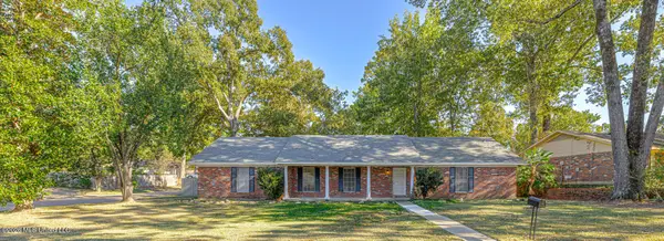 16 Crosswoods Road, Brandon, MS 39042