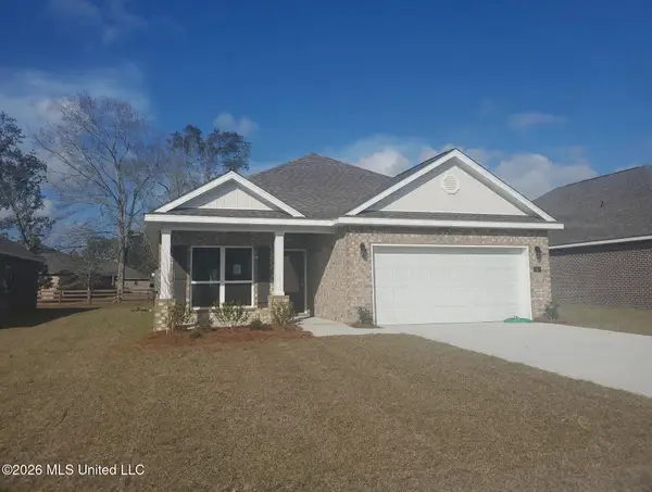 55 Saltmeadow Circle, Ocean Springs, MS 39564