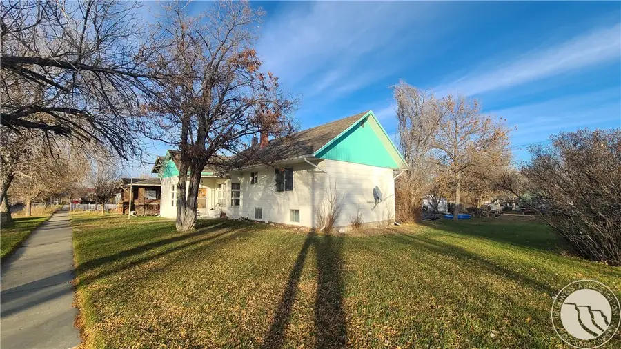 420 3rd St W, Roundup, MT 59072 - Image #2