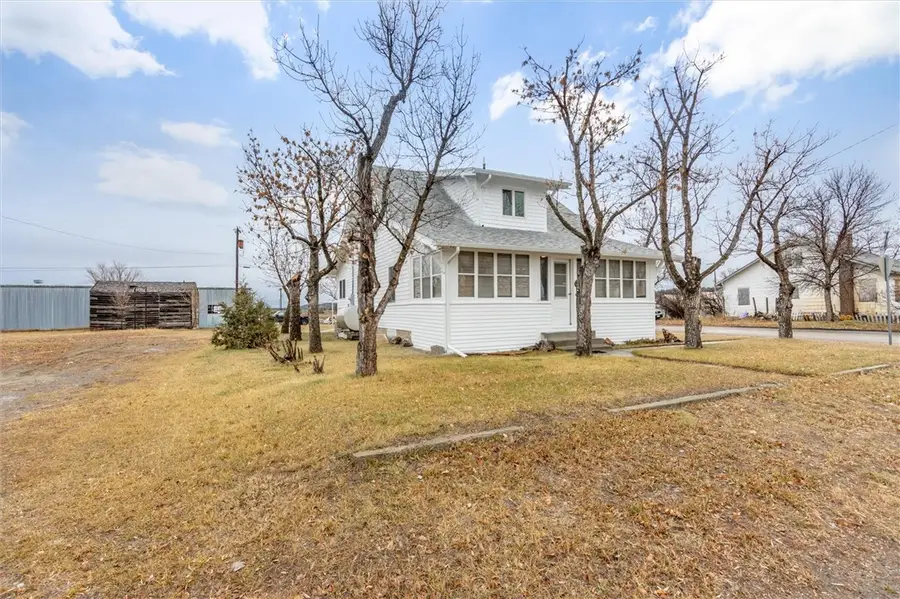 702 3rd Street E, Roundup, MT 59072 - Image #3