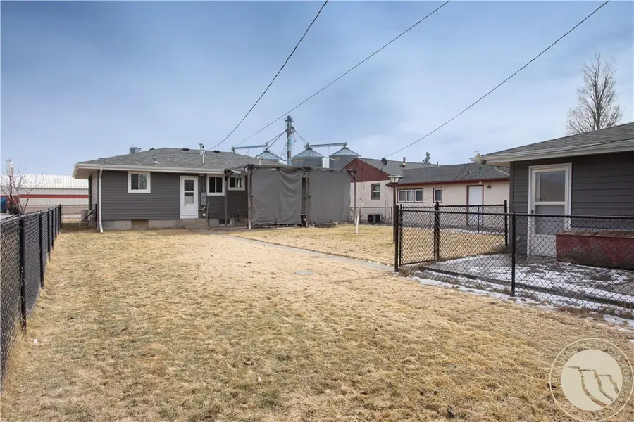 18 N Cody Avenue, Hardin, MT 59034 - #2